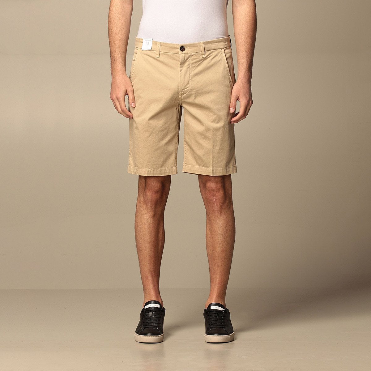 Bermuda chinos