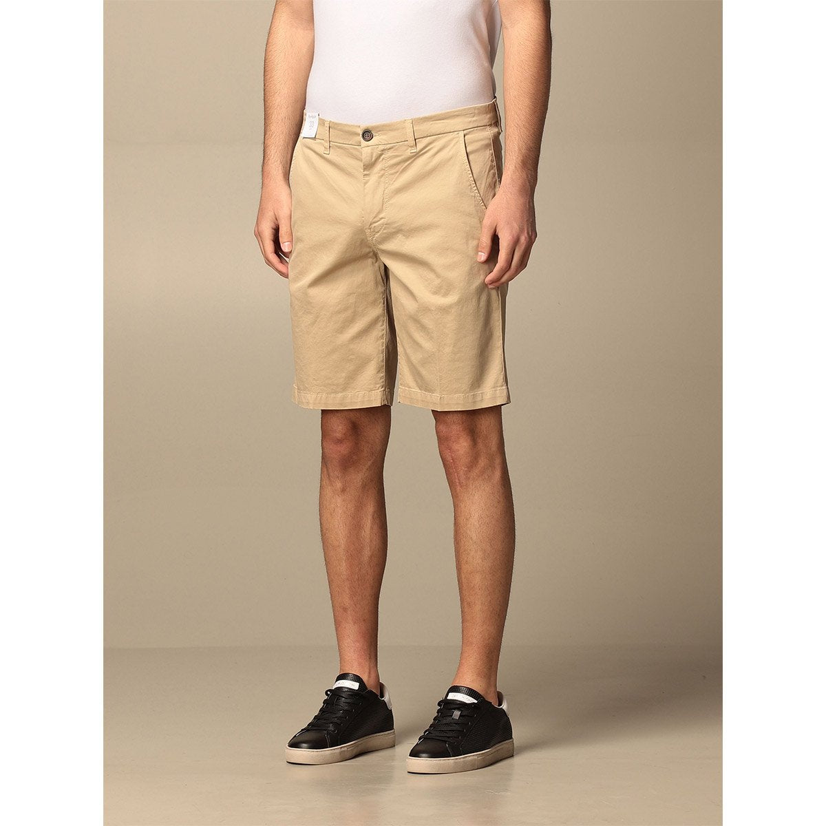 Bermuda chinos