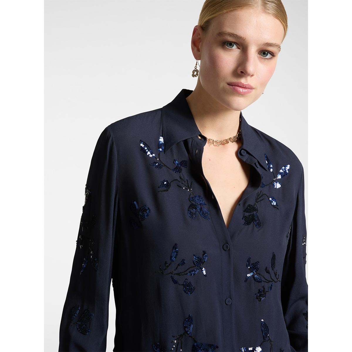 Camicia ricamata