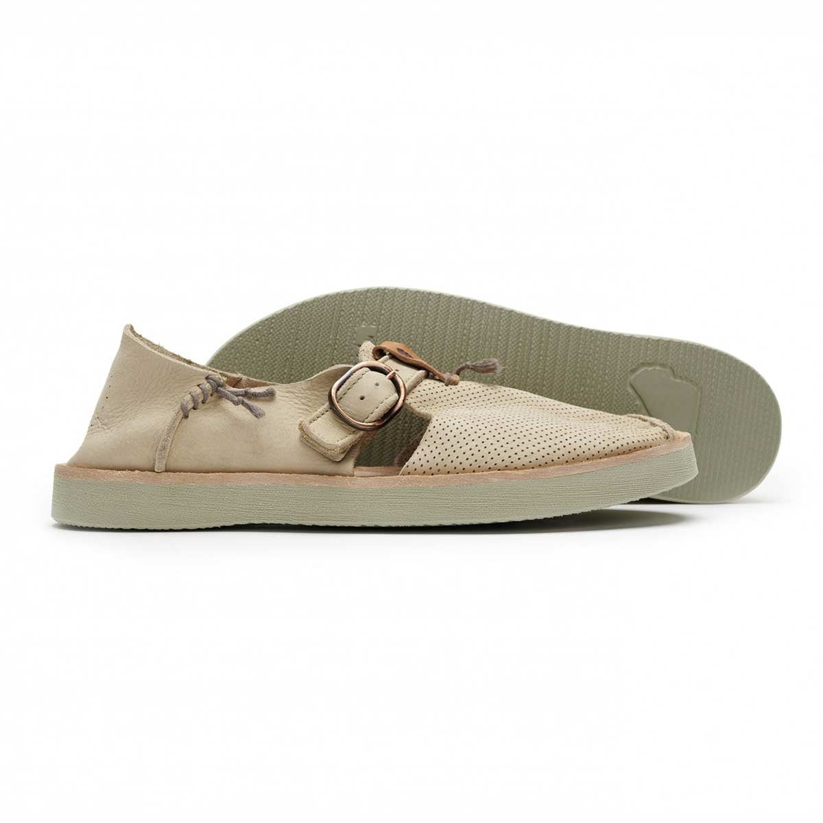 Scarpa in pelle traforata