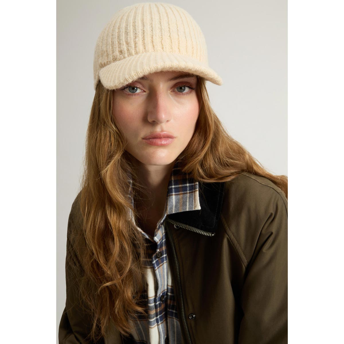 Cappellino con visiera in misto lana e alpaca