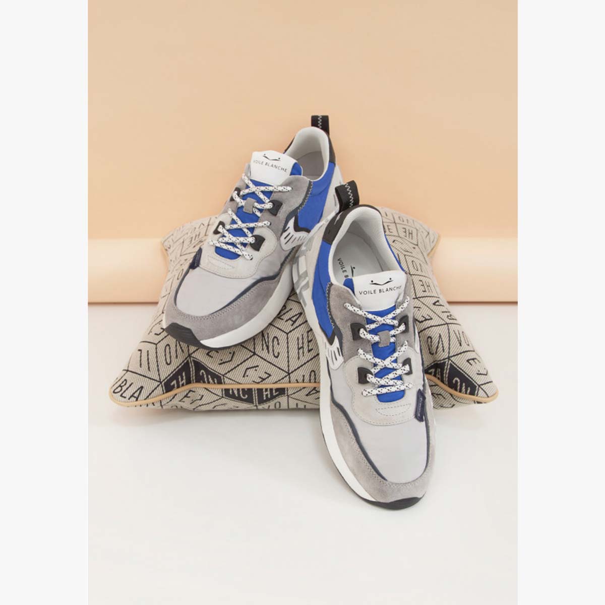 Sneaker in pelle e tessuto