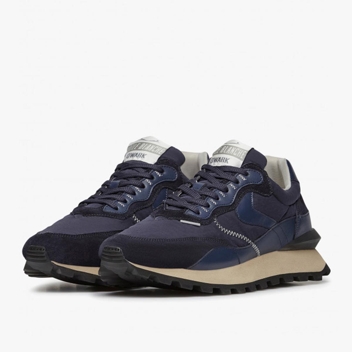 Sneaker in pelle scamosciata e tessuto