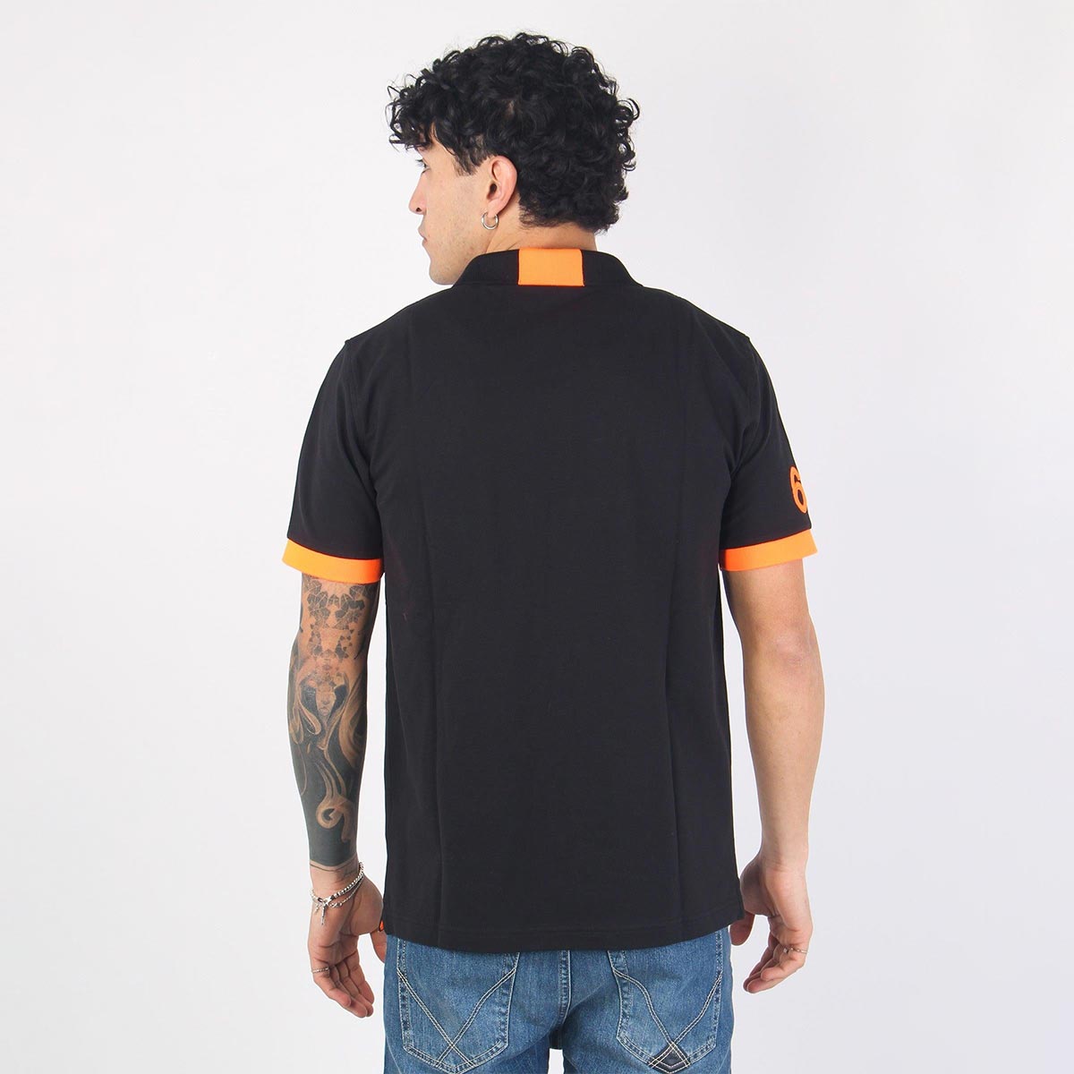 Polo nera logo fluo