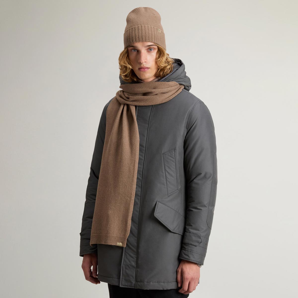 Set con berretto e sciarpa in misto lana