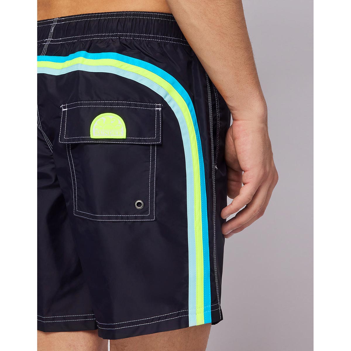 Boxer mare nero lungo con banda