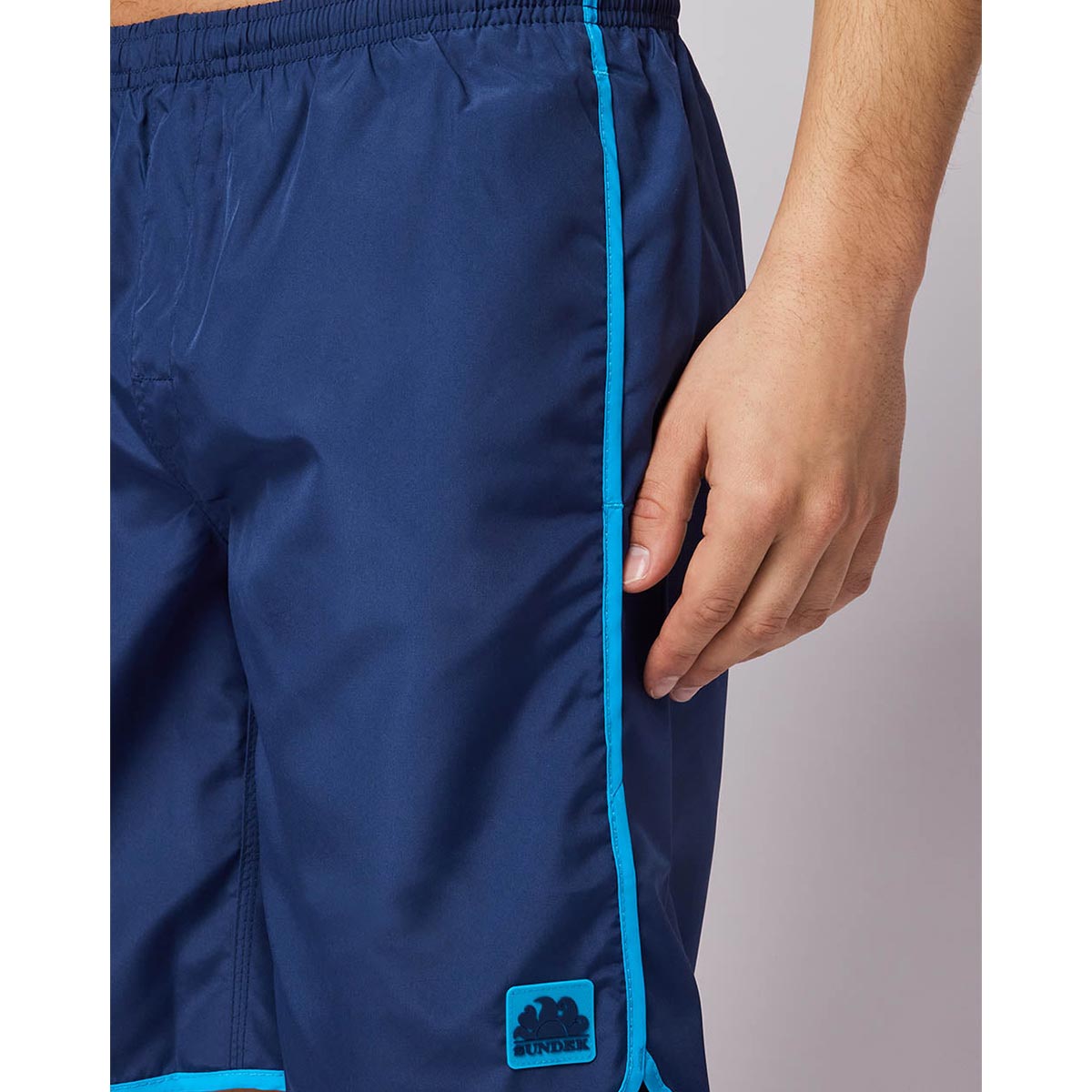 Boxer mare blu