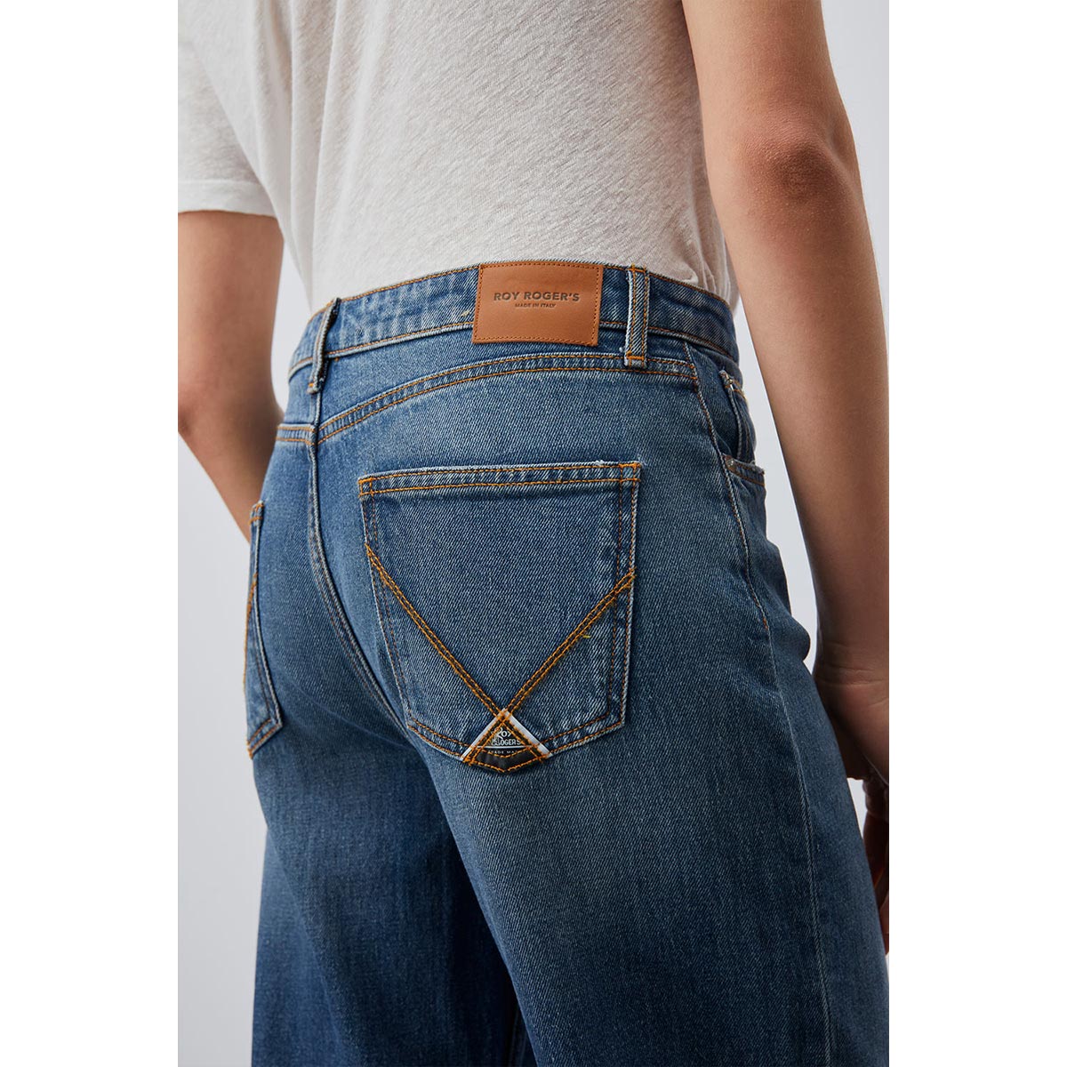 Jeans in denim