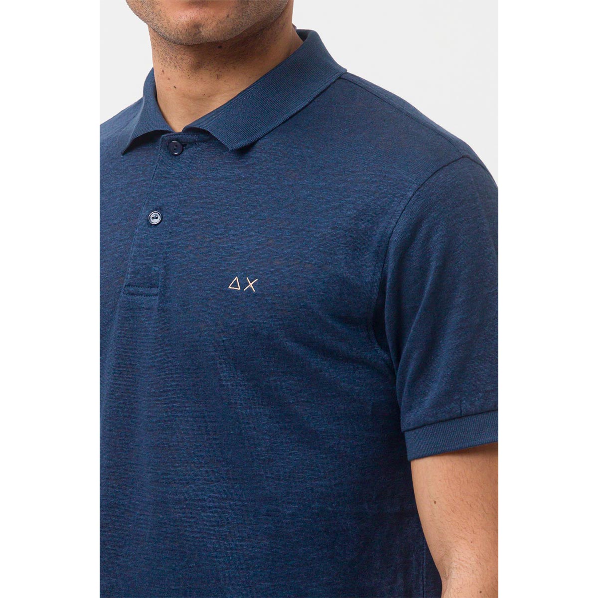 Polo blu in lino