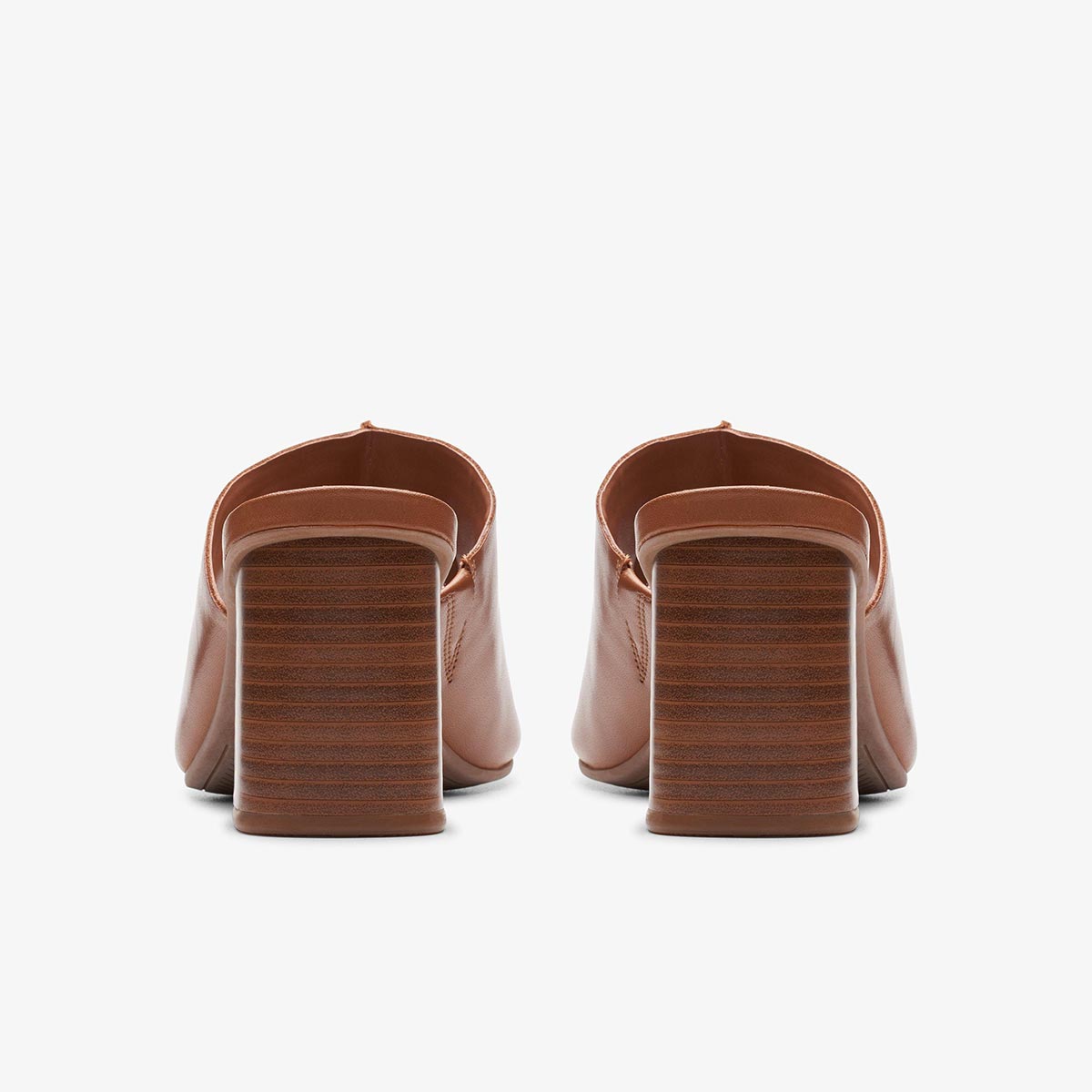 Sandalo sabot in pelle con tacco