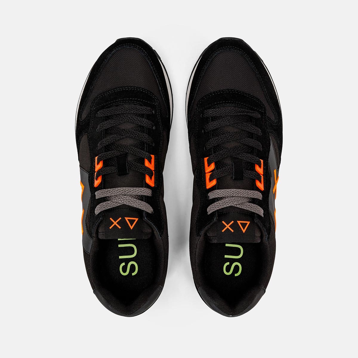 Sneaker nera fluo in pelle e tessuto