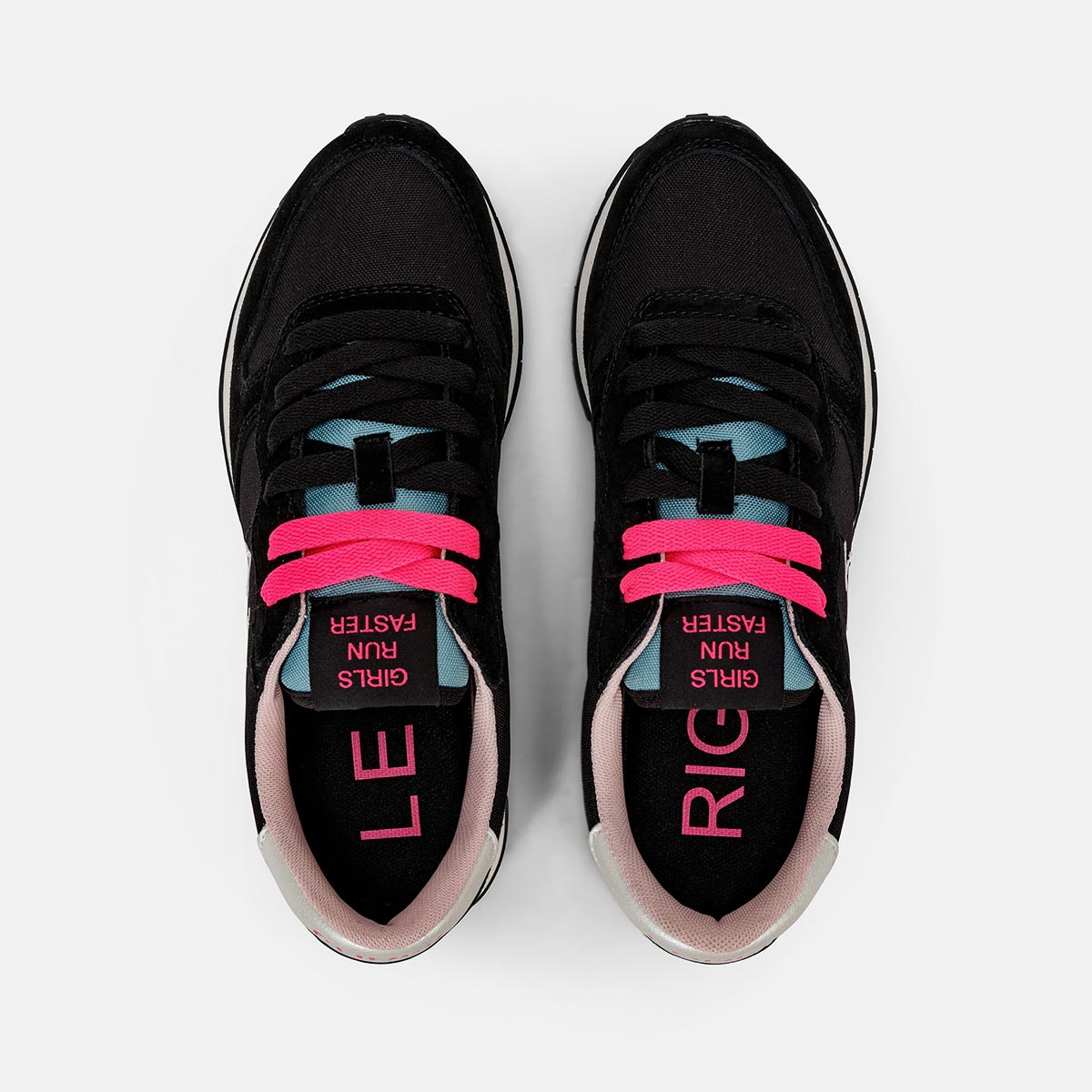 Sneaker nera e fucsia