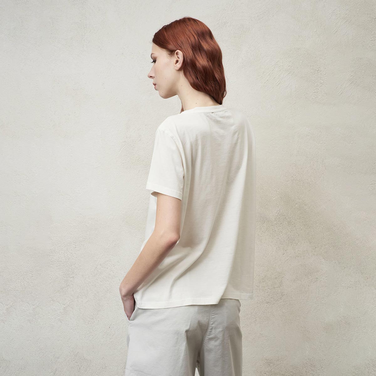 T-shirt logata paillette