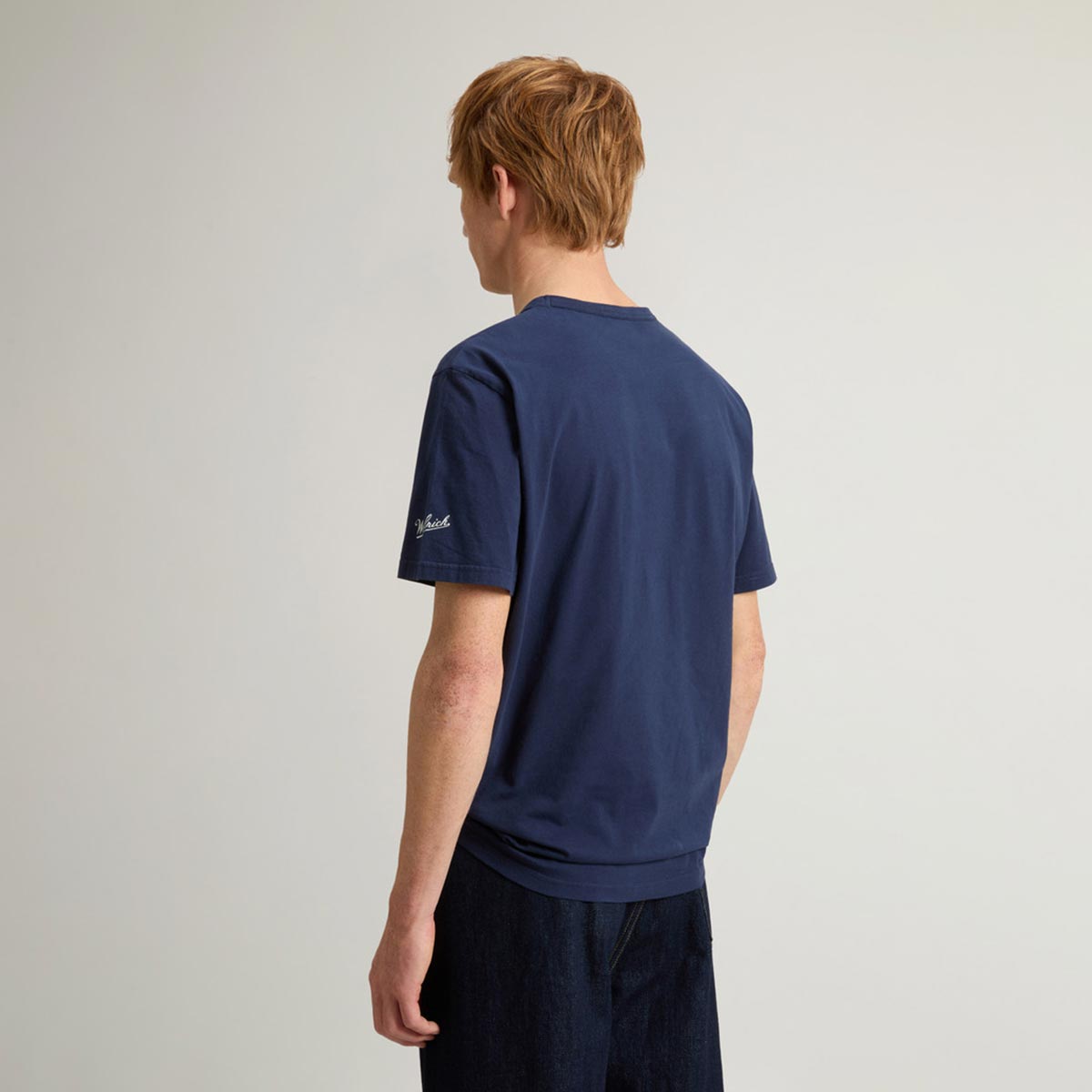 T-shirt con taschino blu