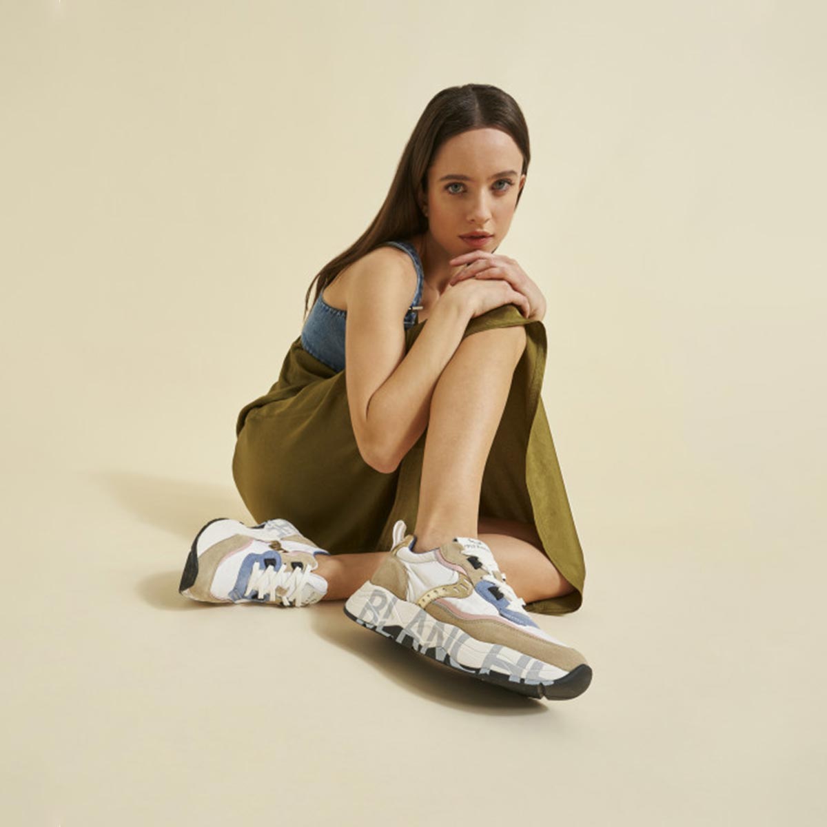 Sneaker in pelle e tessuto