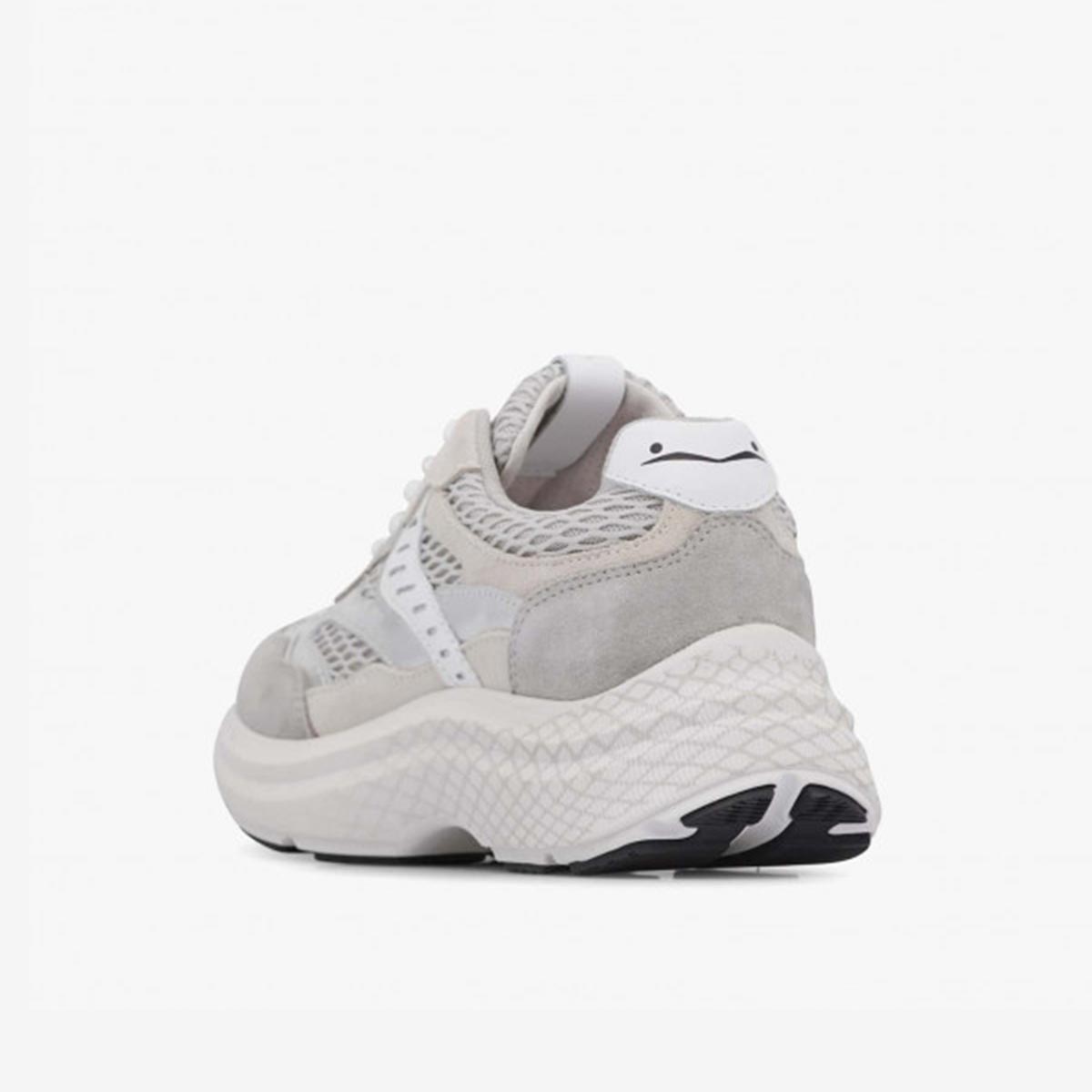 Sneaker in pelle e suede traforate