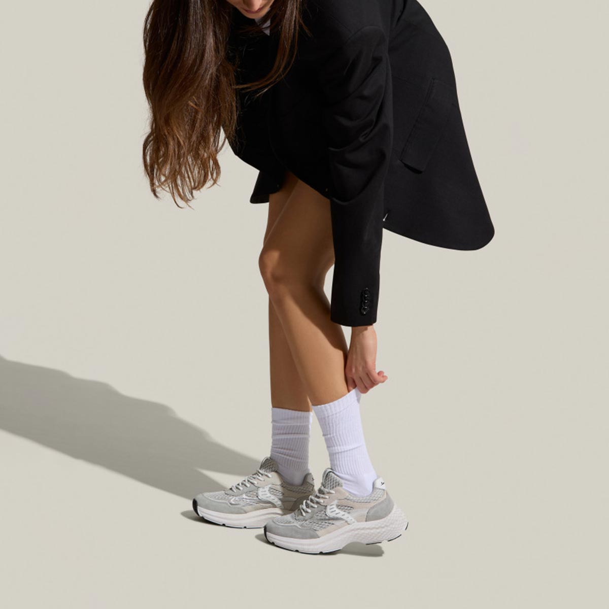 Sneaker in pelle e suede traforate