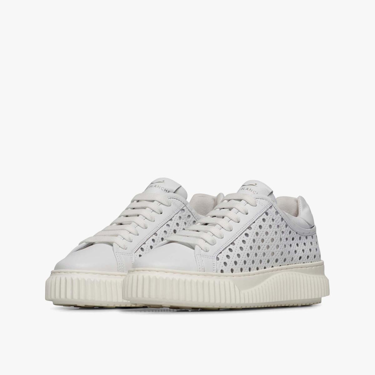 Sneaker in pelle traforata