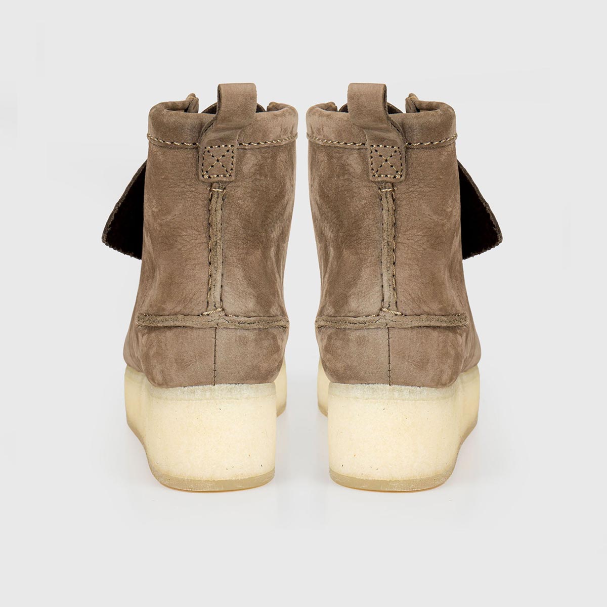 Wallabee alto in camoscio