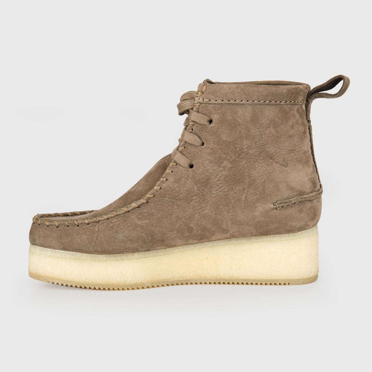 Wallabee alto in camoscio