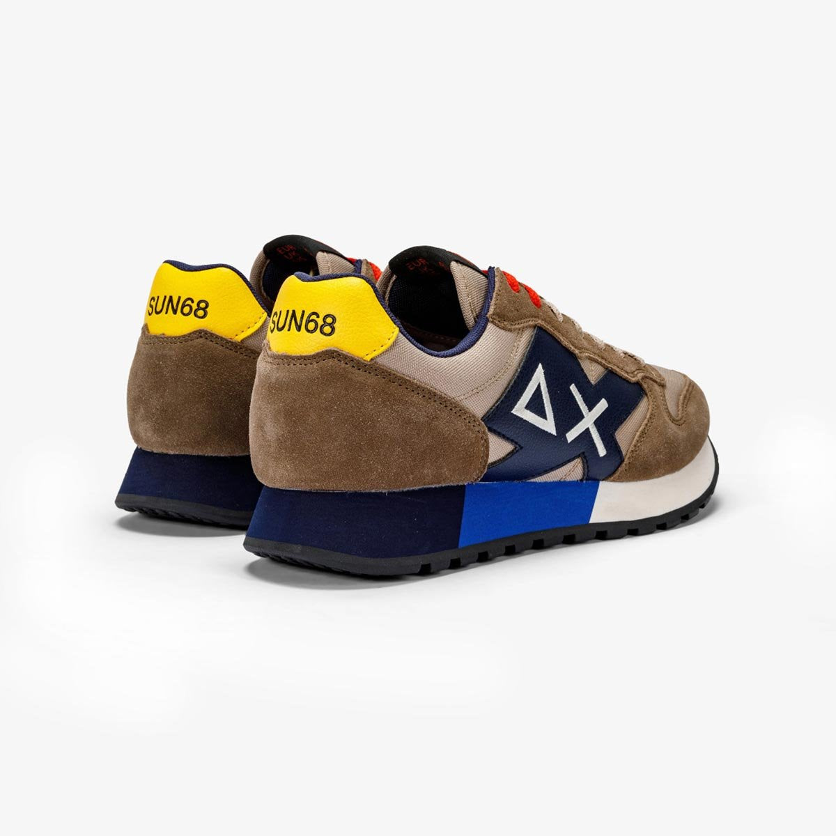 Sneaker beige in pelle e tessuto