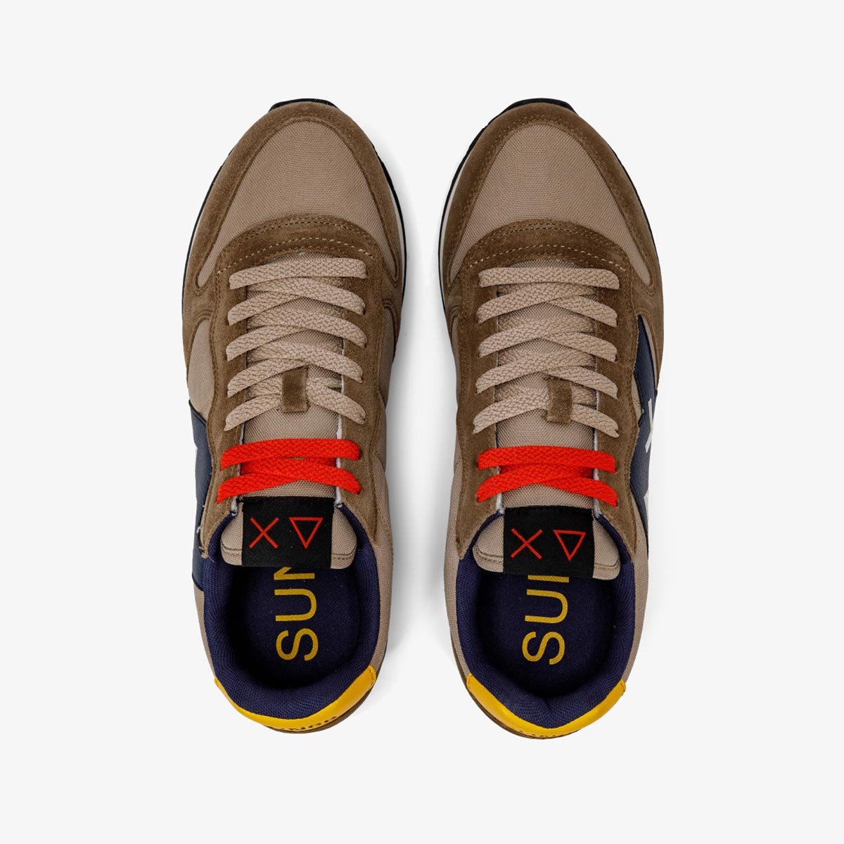 Sneaker beige in pelle e tessuto