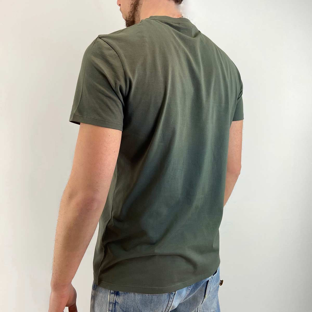 T-shirt shark