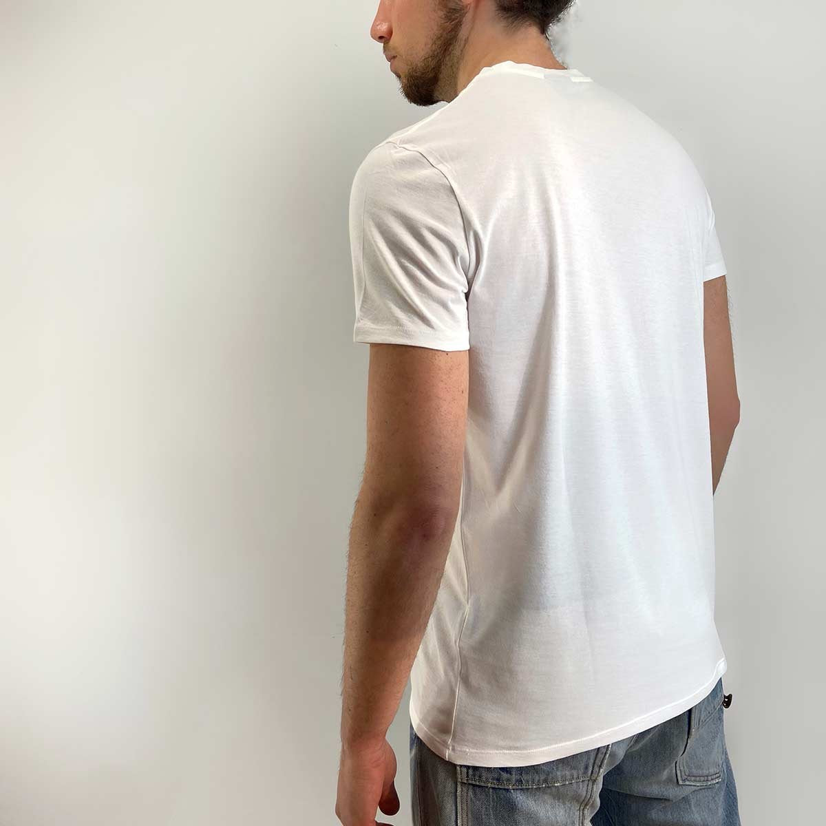 T-shirt shark