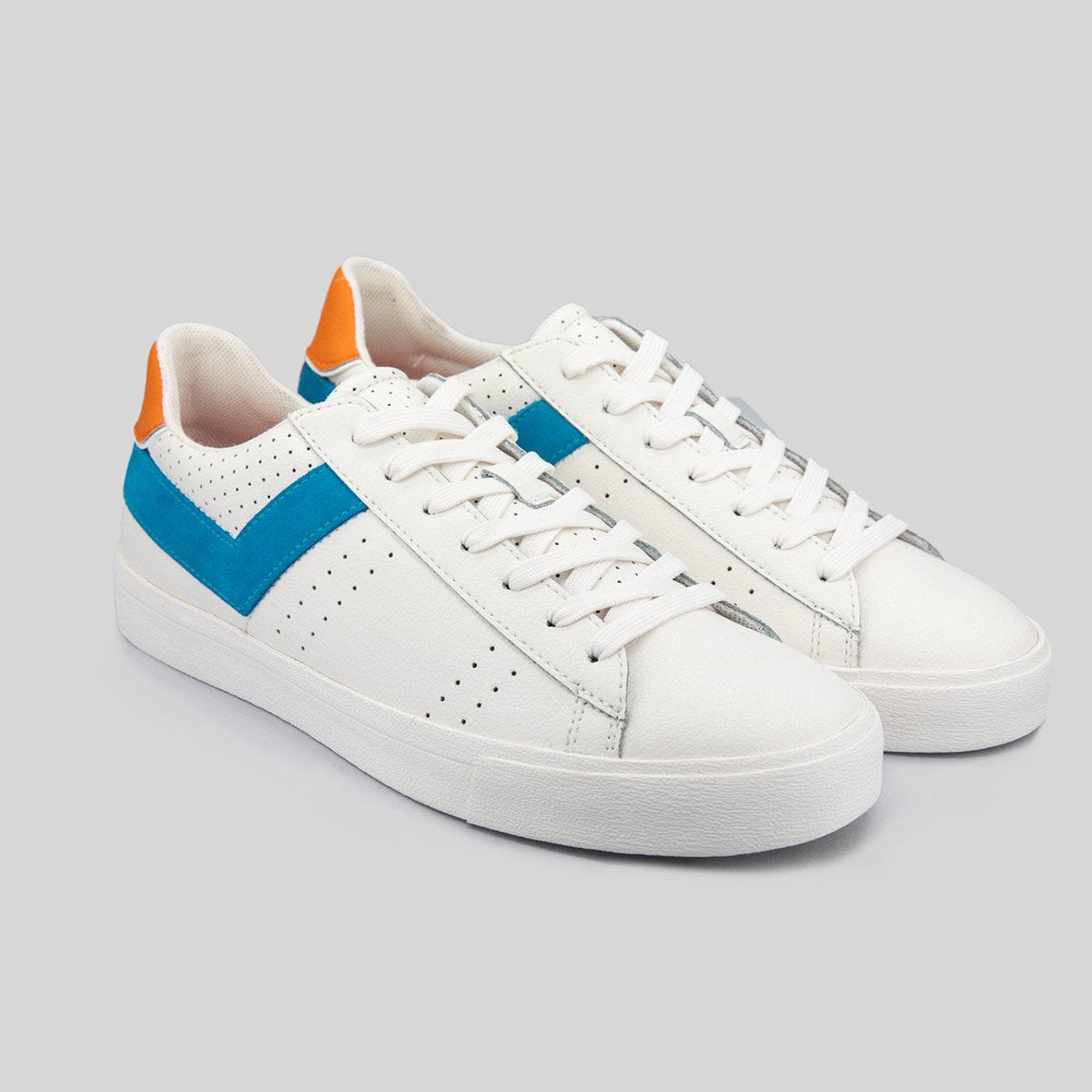 Sneaker in pelle bianca e azzurra