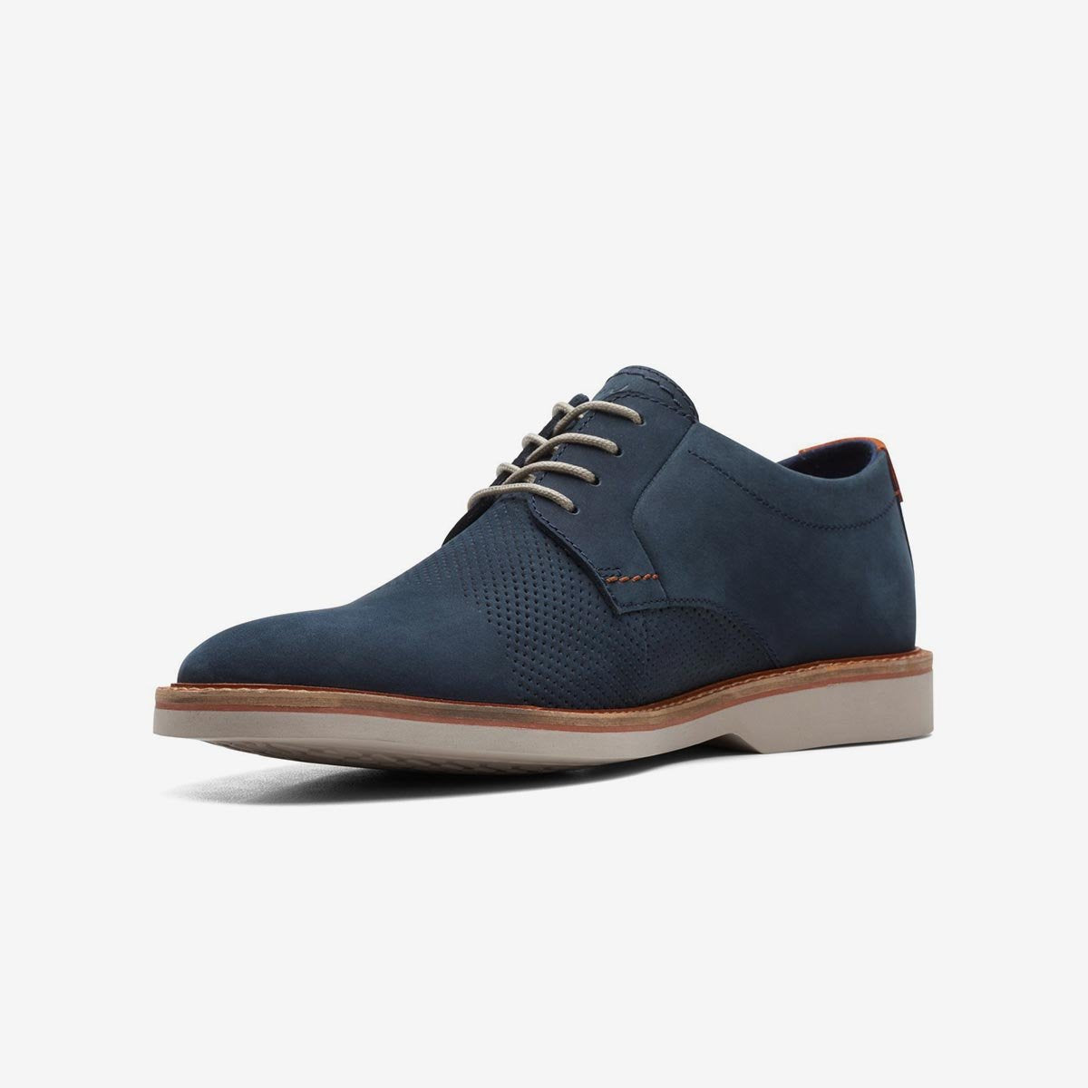 Scarpa allacciata