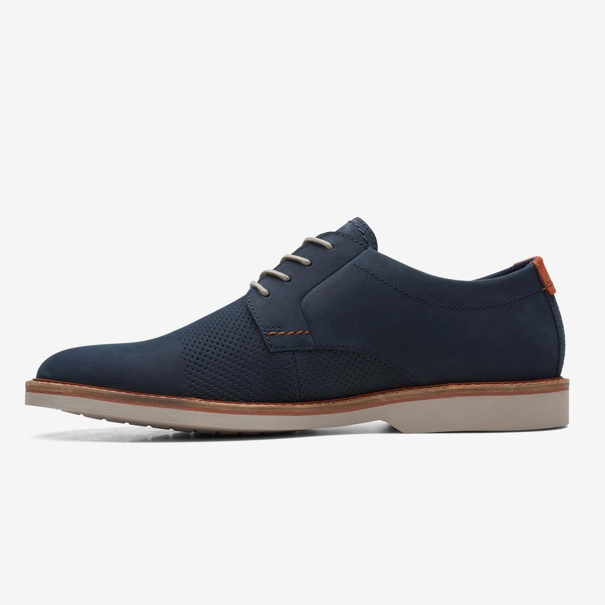 Scarpa allacciata