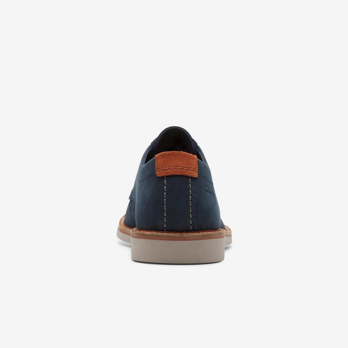 Scarpa allacciata