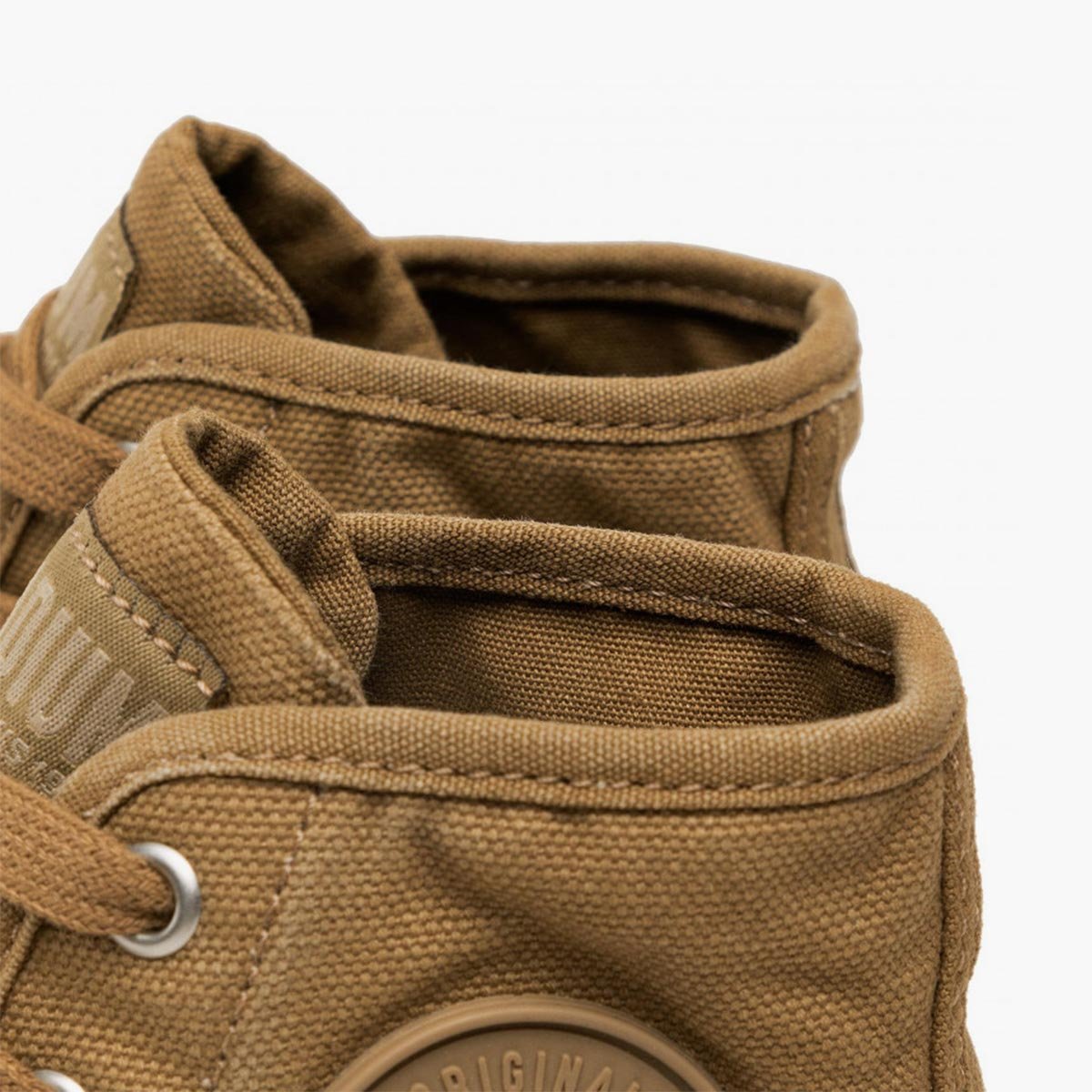 Scarpa in tela beige