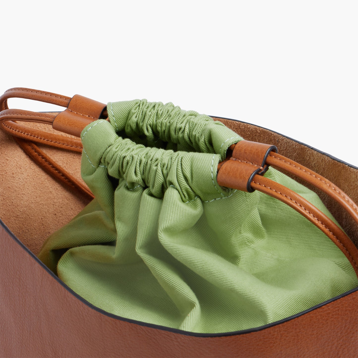 Borsa secchiello in pelle morbida