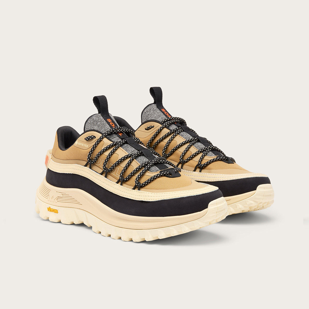 Sneakers in Gore-Tex