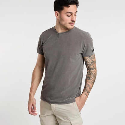 T-shirt in piqué stone wash