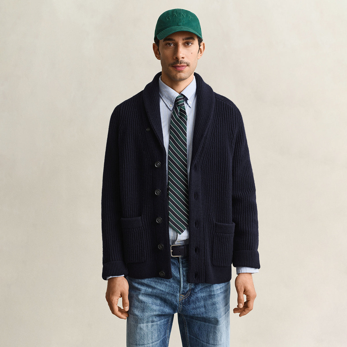 Cardigan con bottoni in misto lana a coste