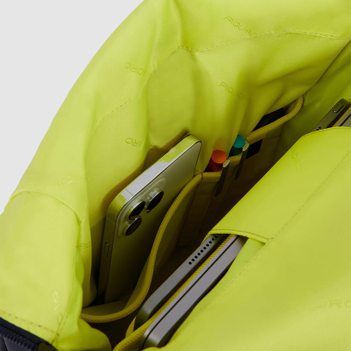 Zaino roll-top resistente all'acqua con porta pc 15,6"