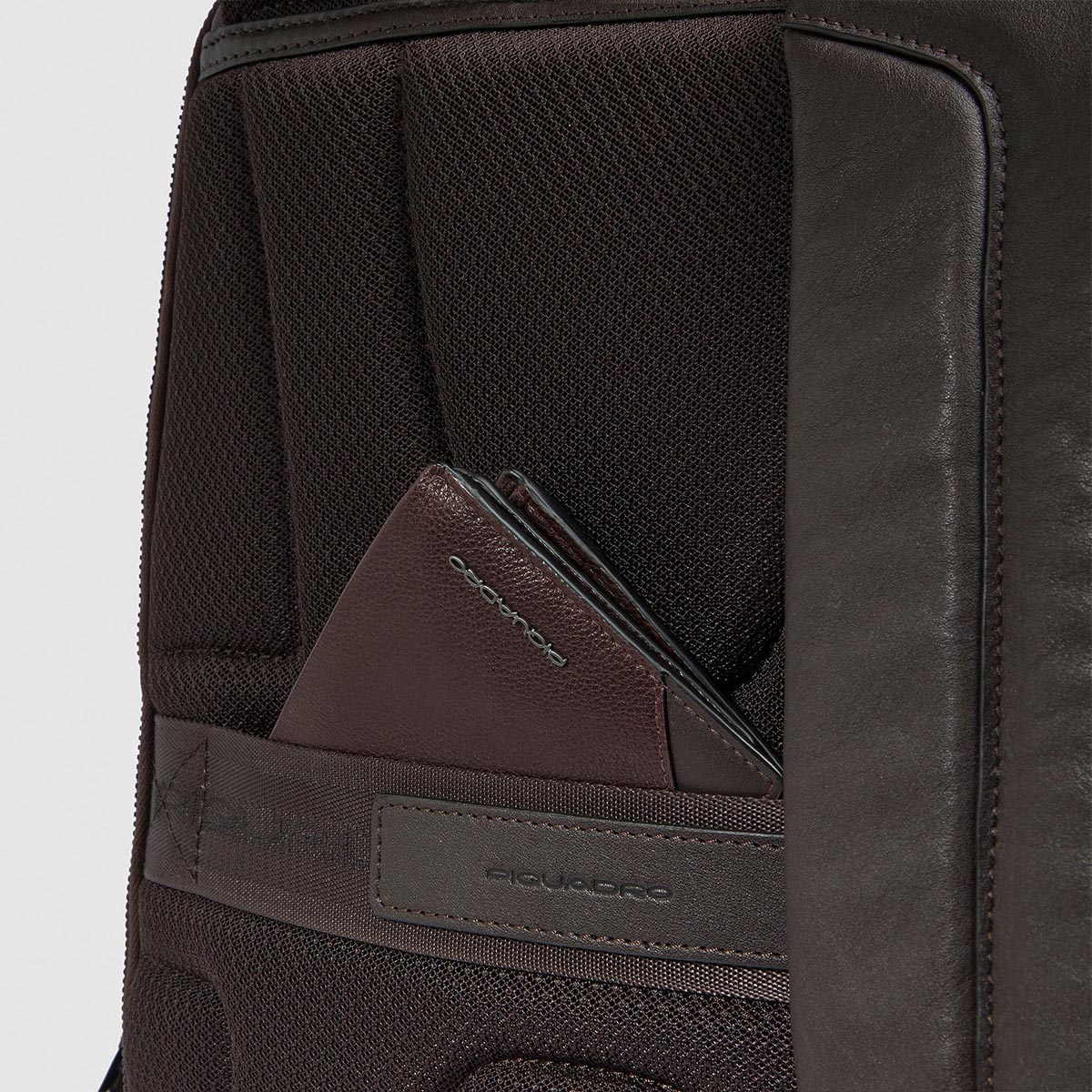 Zaino in pelle con porta pc 15.6" grande