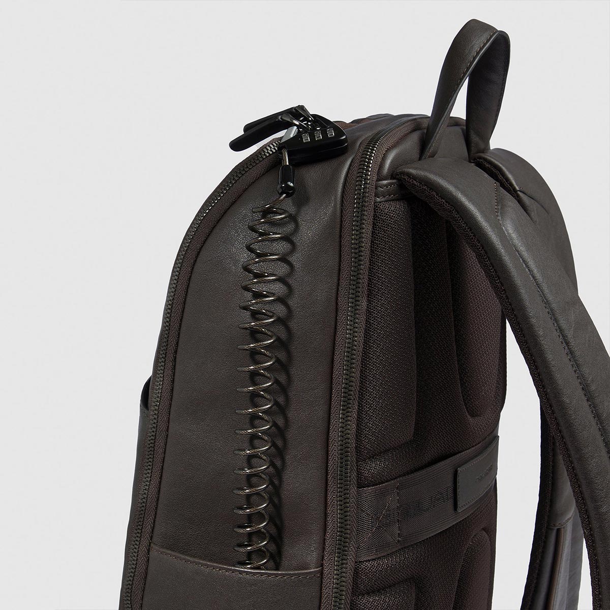 Zaino in pelle con porta pc 15.6" grande