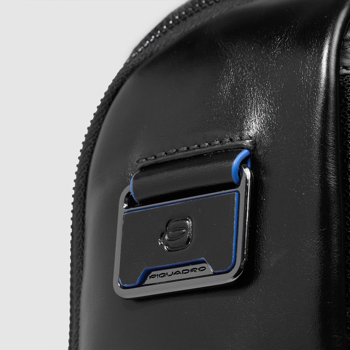 Zaino in pelle nero con porta porta pc 14"