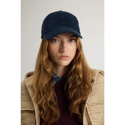 Cappello con visiera in velluto a coste