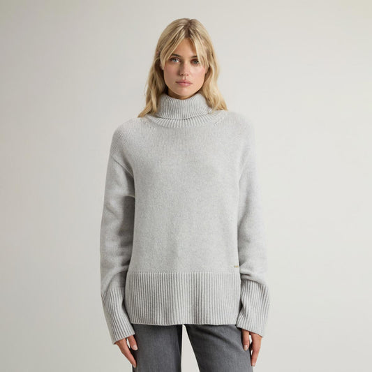 Maglione a collo alto in pura lana