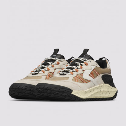 Sneaker in pelle e tessuto