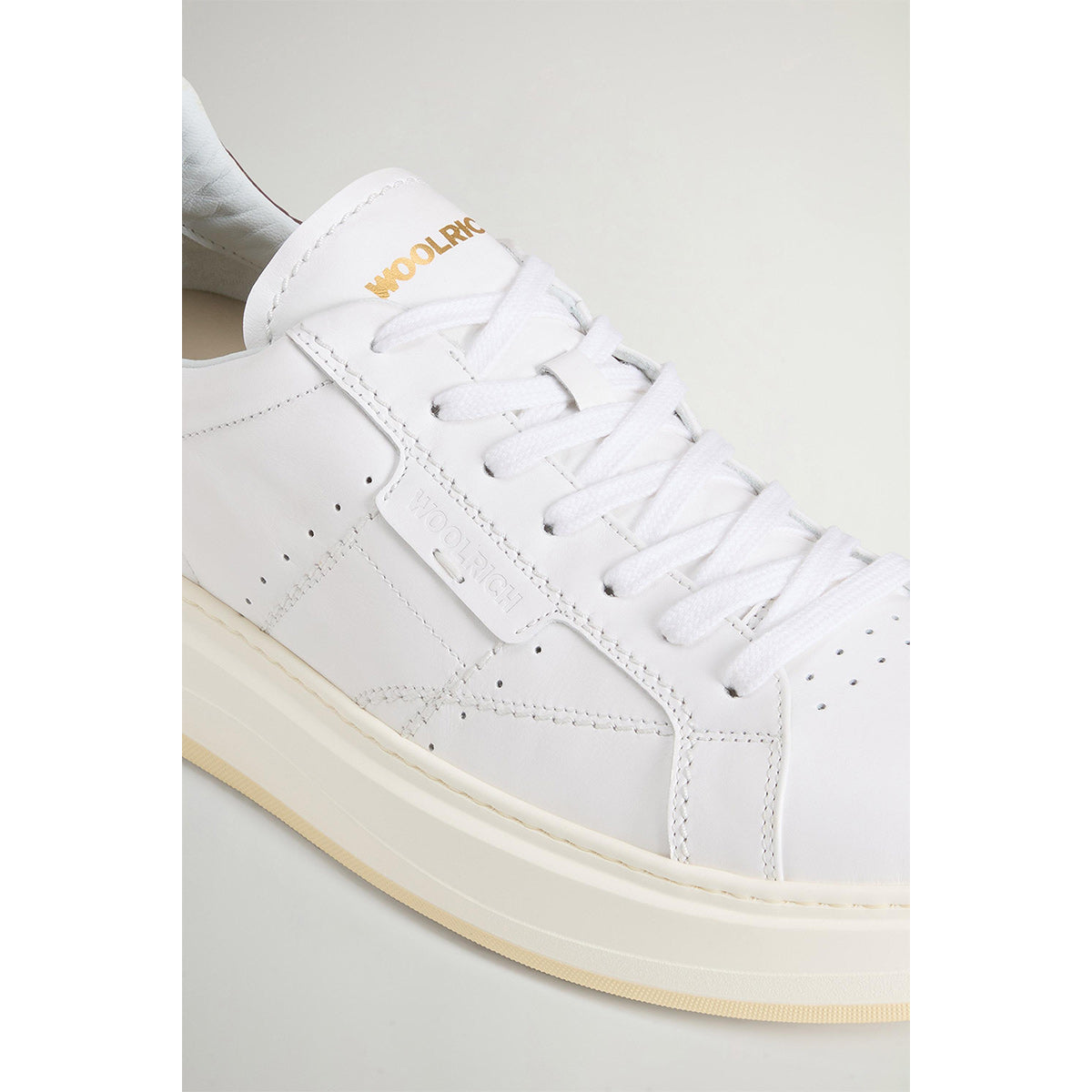 Sneaker in pelle bianche