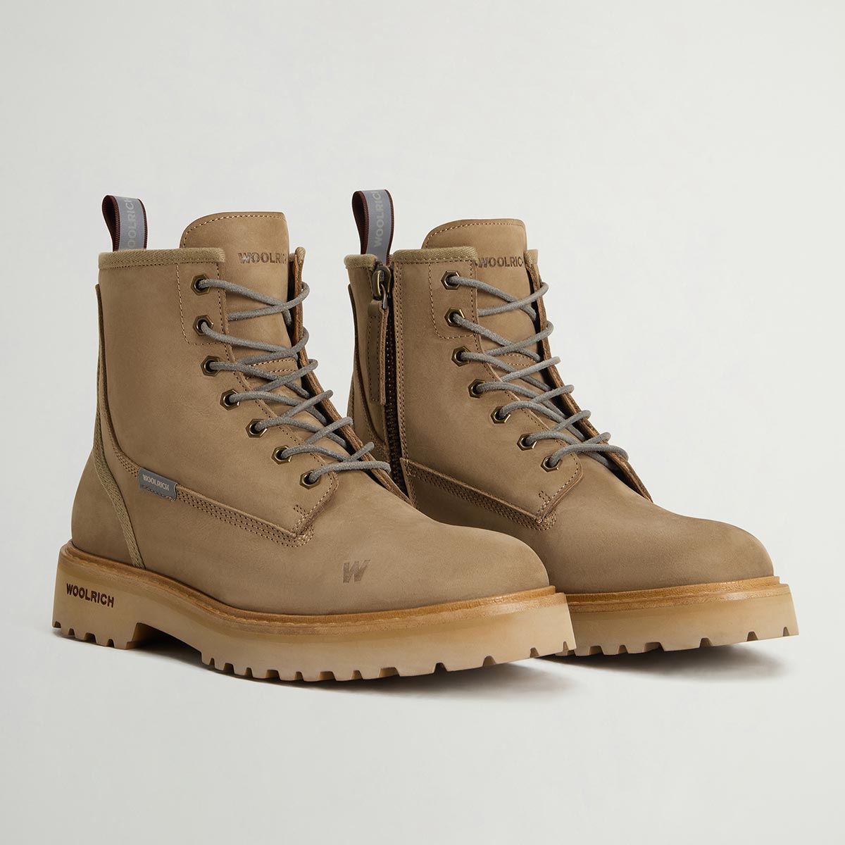 Anfibi in pelle scamosciata