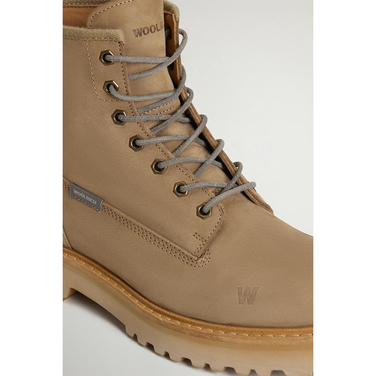 Anfibi in pelle scamosciata