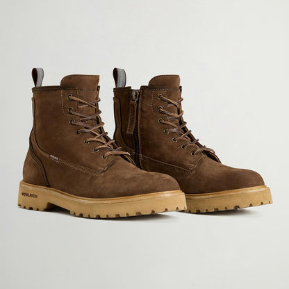 Anfibi in pelle scamosciata