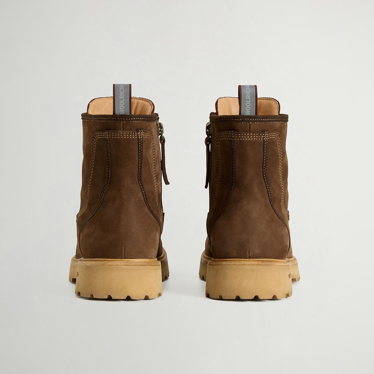 Anfibi in pelle scamosciata