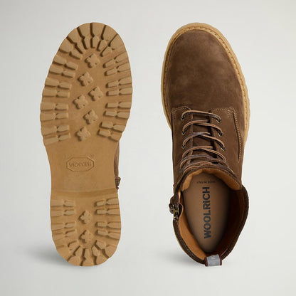 Anfibi in pelle scamosciata